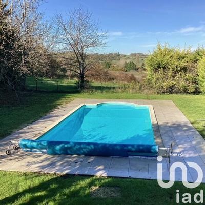 Maison - 254 m² - 7 pièces