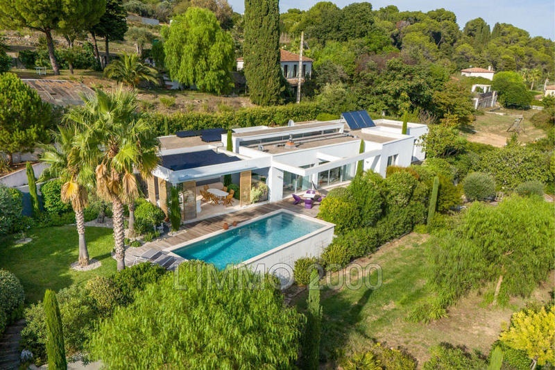 Villa - 306 m² - 8 pièces