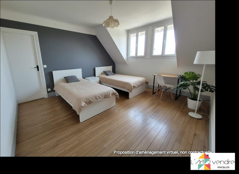 Maison - 249 m² - 9 pièces