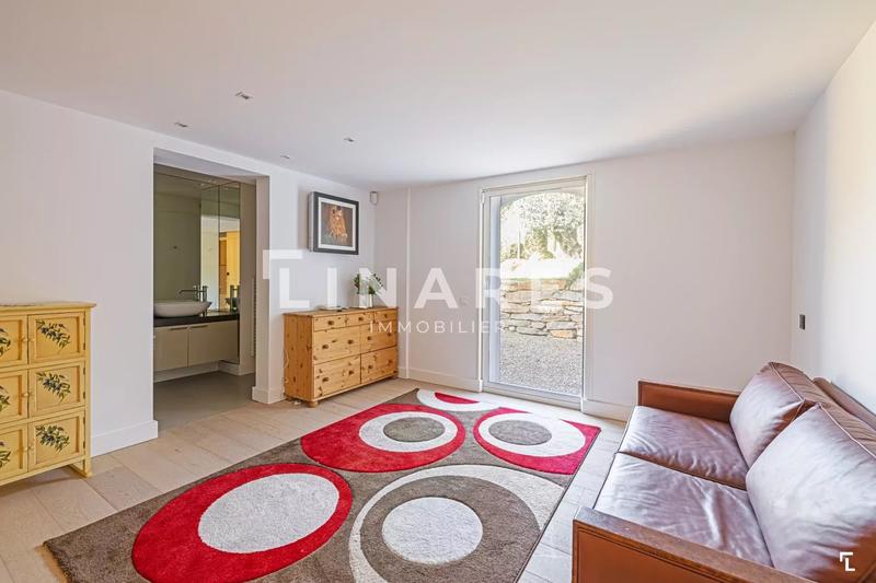 Maison - 570 m² - 7 pièces