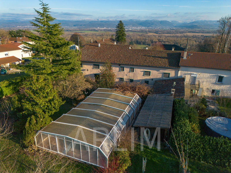 Maison - 440 m² - 9 pièces