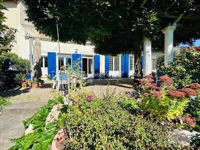 Maison de village - 276 m² - 11 pièces