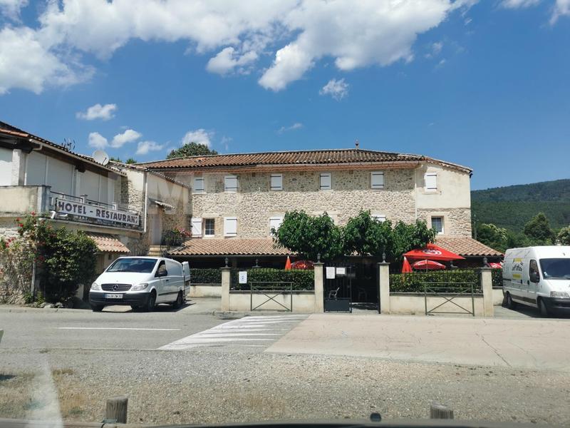 Local commercial - 700 m² - 20 pièces