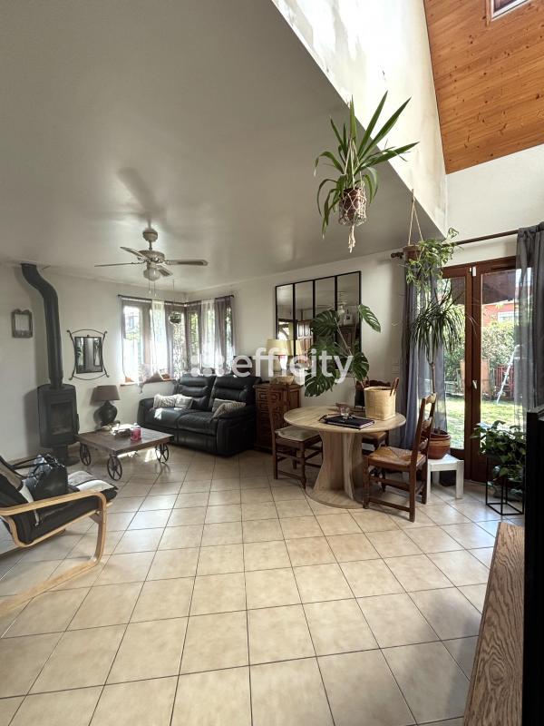 Maison - 100 m² - 4 pièces