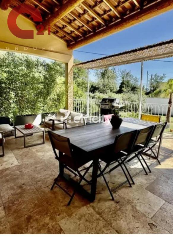 Maison - 203 m² - 7 pièces