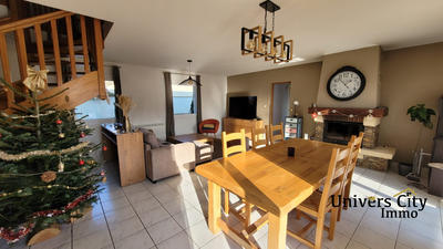 Maison traditionnelle - 160 m² - 6 pièces