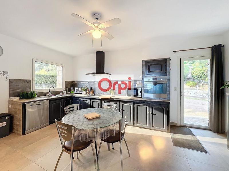 Villa - 263 m² - 8 pièces