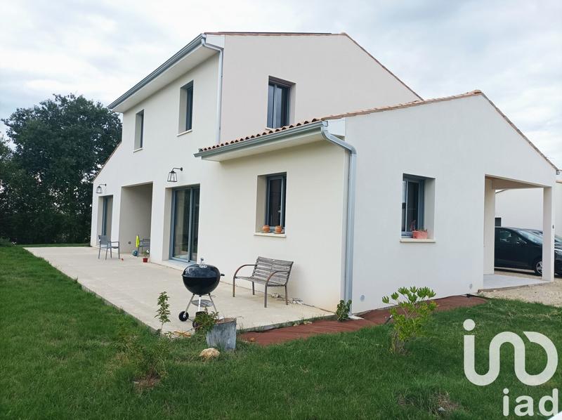 Maison - 213 m² - 10 pièces