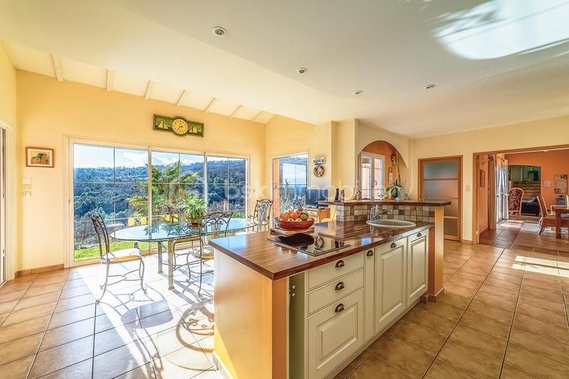 Maison d'architecte - 490 m² - 15 pièces