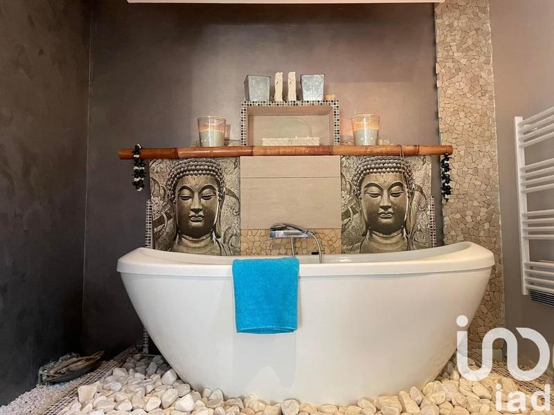 Maison - 400 m² - 12 pièces