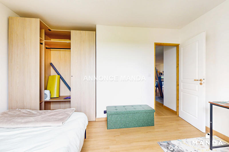 Chambre - 13 m² - 4 pièces