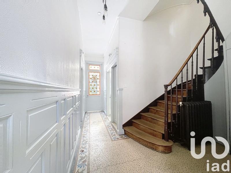 Maison - 242 m² - 8 pièces