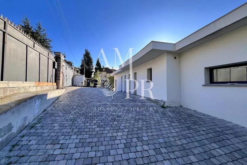 Villa - 233 m² - 7 pièces