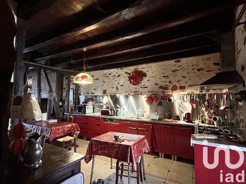 Maison - 360 m² - 8 pièces