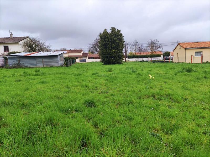 Terrain constructible - 1 885 m²