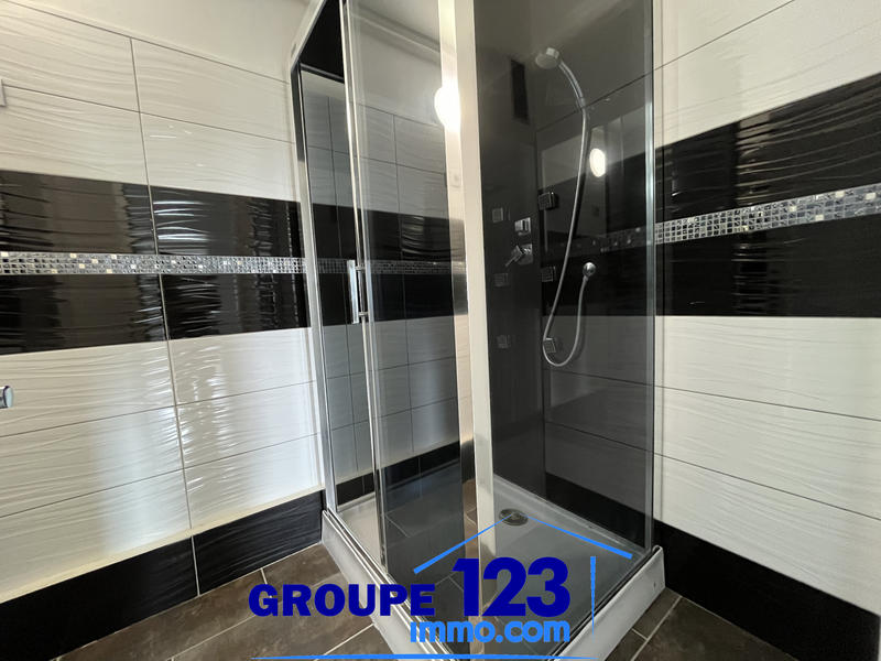 Appartement - 85 m² - 3 pièces