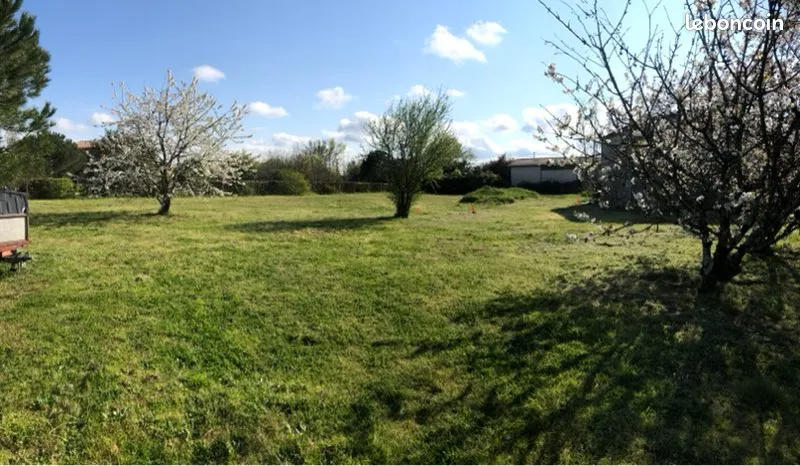 Terrain constructible - 810 m²