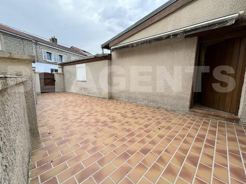 Maison - 93 m² - 4 pièces