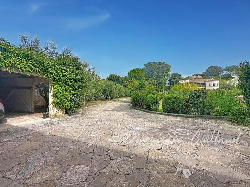 Maison - 280 m² - 7 pièces