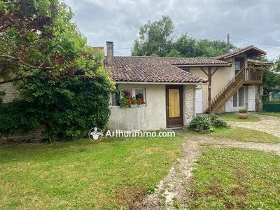 Maison - 203 m² - 14 pièces