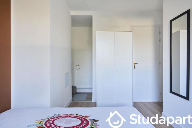 Chambre - 10 m² - 1 pièce