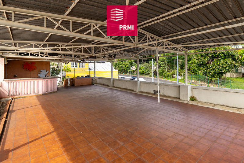 Local commercial - 143 m² - 6 pièces