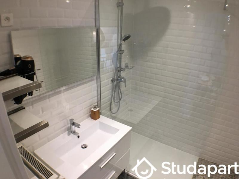 Chambre - 9 m² - 1 pièce