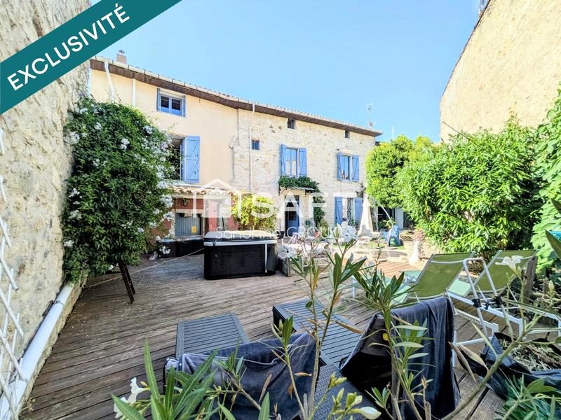 Maison - 230 m² - 10 pièces