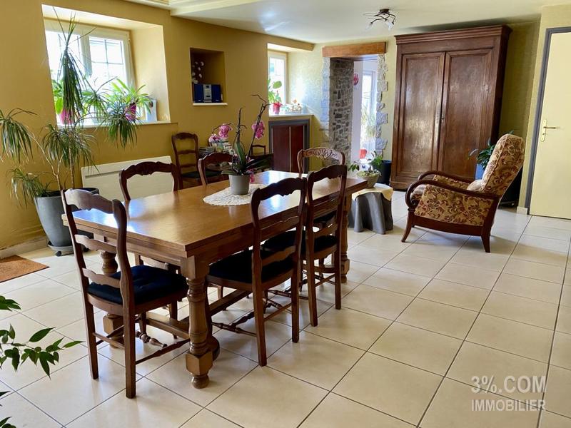 Propriété - 136 m² - 6 pièces