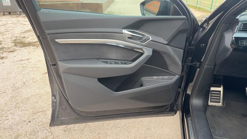 Audi Q8 55 e-tron 408 114 kWh Quattro s line - Automatique Toit ouvrant