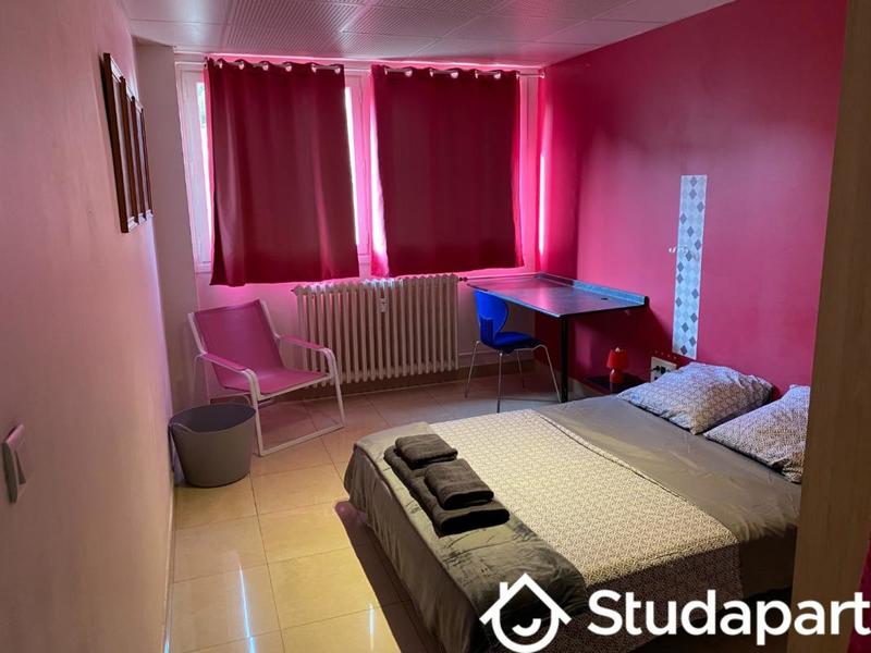 Chambre - 15 m² - 1 pièce