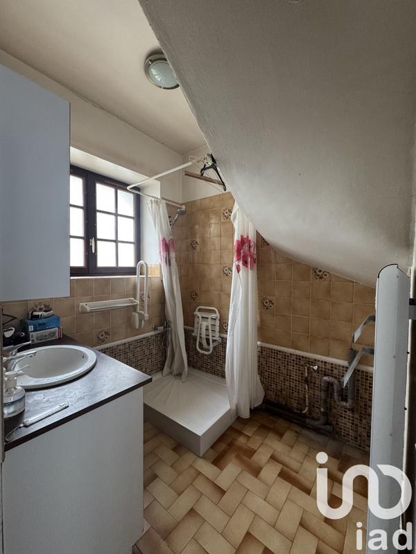 Maison - 233 m² - 9 pièces