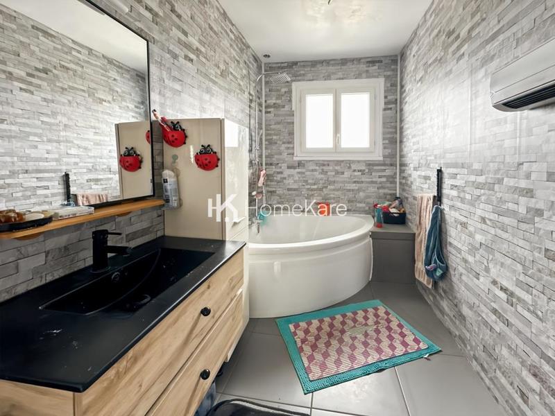 Maison - 200 m² - 4 pièces