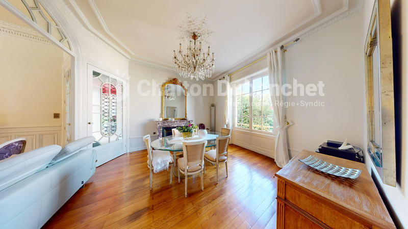 Maison - 299 m² - 7 pièces