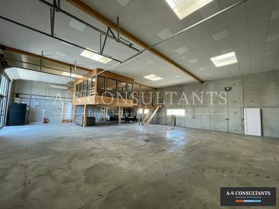 Local d'activité / Entrepôt - 865 m²