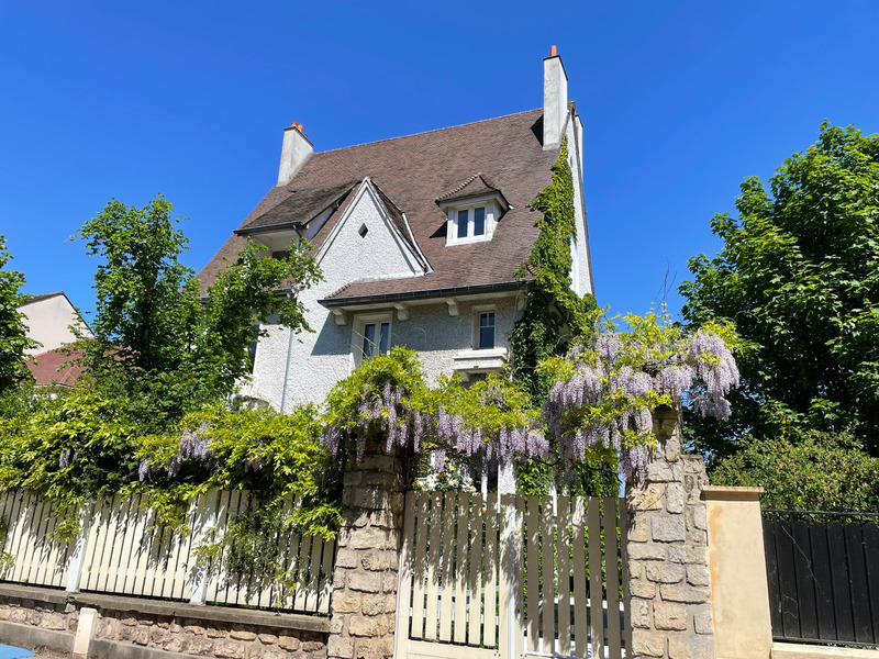 Maison - 262 m² - 10 pièces