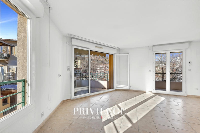 Appartement - 82 m² - 4 pièces