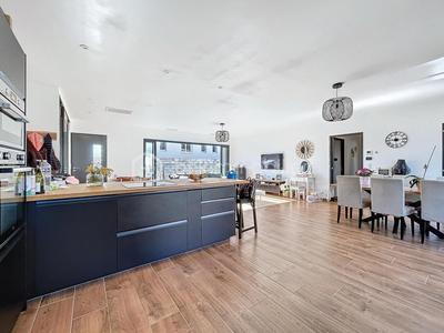 Maison - 145 m² - 5 pièces