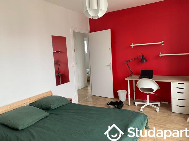 Chambre - 11 m² - 1 pièce