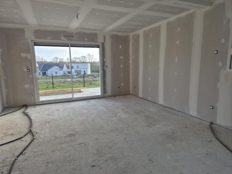 Maison - 1 100 m² - 5 pièces