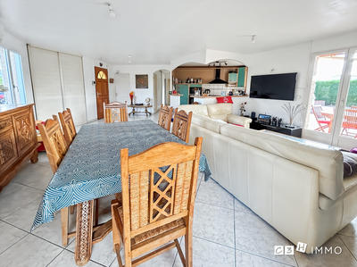 Maison traditionnelle - 92 m² - 4 pièces