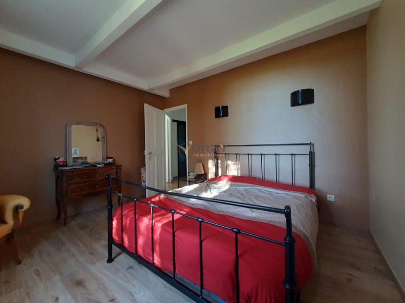 Mas - 270 m² - 7 pièces