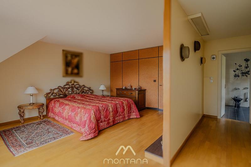 Maison - 450 m² - 10 pièces