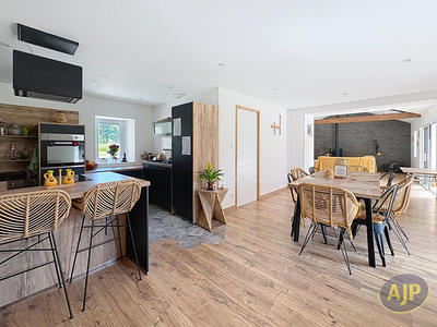 Maison - 153 m² - 6 pièces