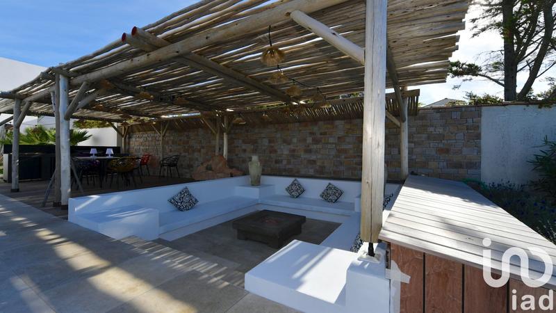 Maison - 240 m² - 7 pièces