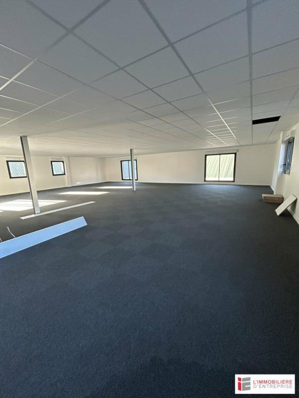 Bureau - 218 m²