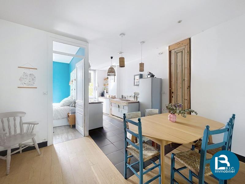 Appartement - 97 m² - 4 pièces