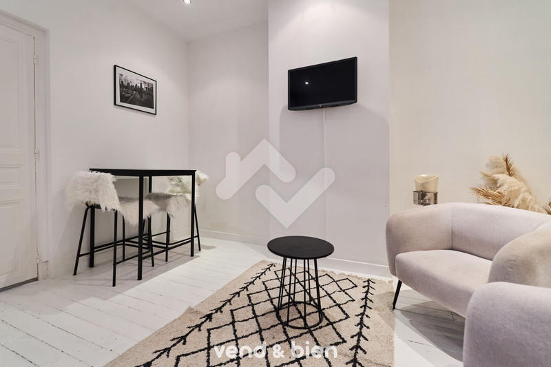 Immeuble - 218 m² - 10 pièces