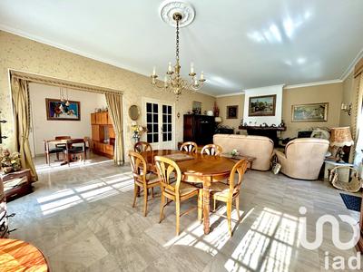 Maison - 202 m² - 8 pièces