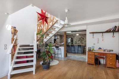 Maison - 220 m² - 6 pièces